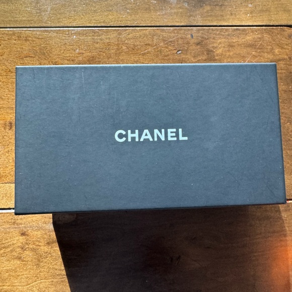 EUC CHANEL POLARIZED SUNGLASSES BLACK WITH CASE, BOX, PAPERWORK AND CLOTH - Picture 8 of 9